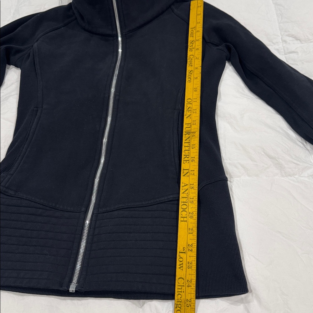 Lululemon Radiant Jacket II black full zip sweatshirt Sz 6 - Picture 9 of 10